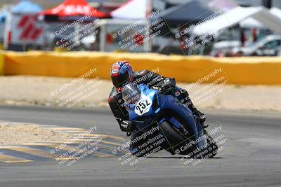 media/Apr-09-2022-SoCal Trackdays (Sat) [[c9e19a26ab]]/Turn 2 (1140am)/